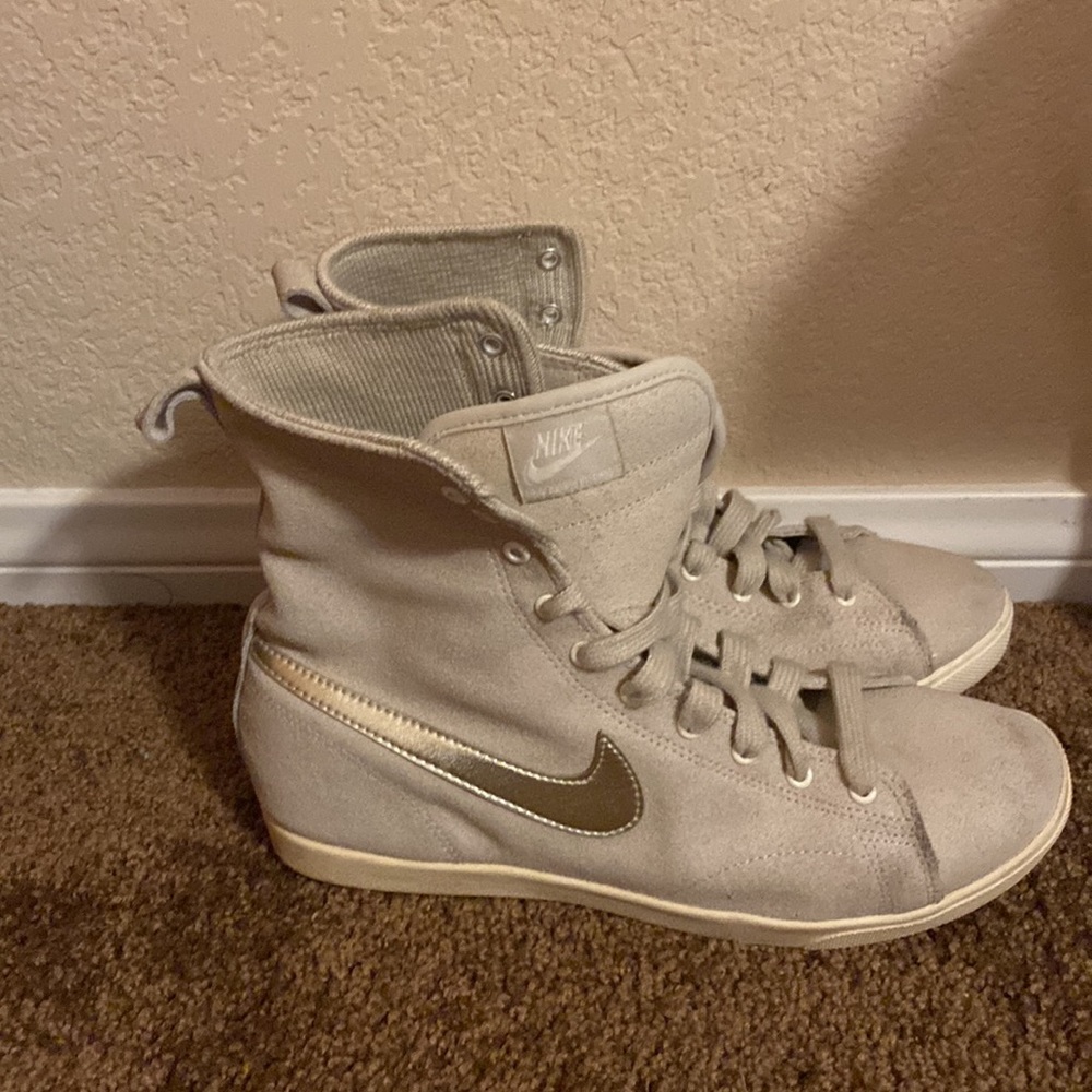 Nike Hi-Top Sneakers